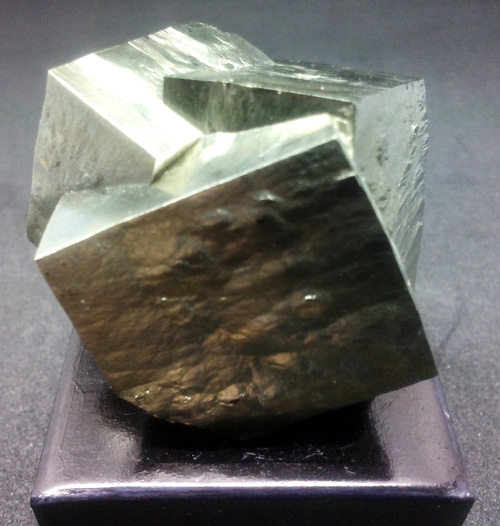 Pyrite twin